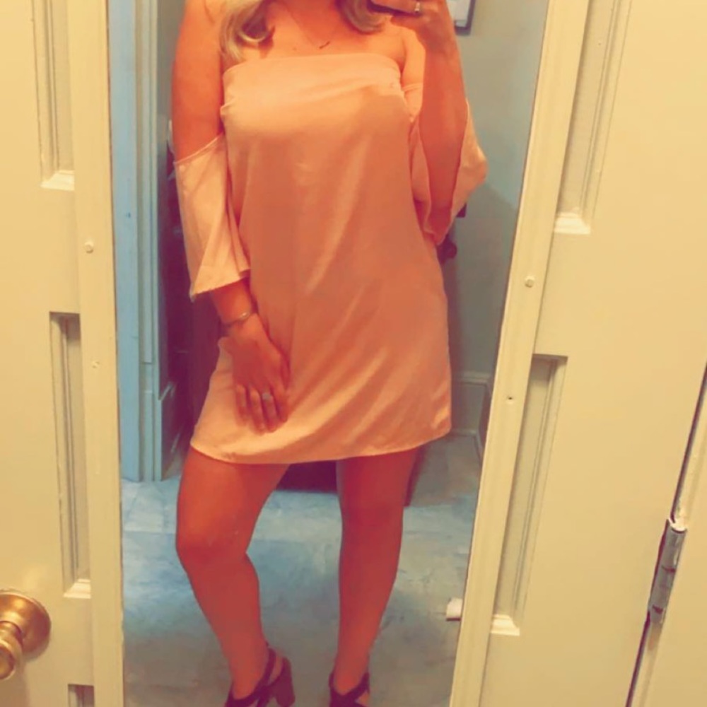 Light pink strapless/ sleeves